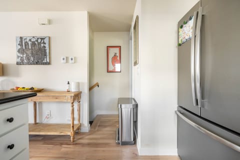 Kitchen stairs (2nd floor)