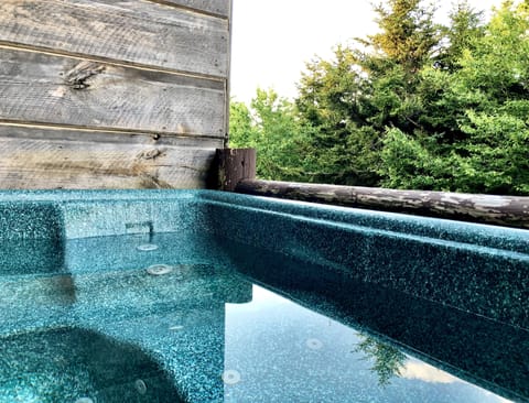 Nanook's Loggers Run - Hot Tub