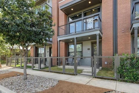 A brief walk separates the two homes from each other and from The Pearl