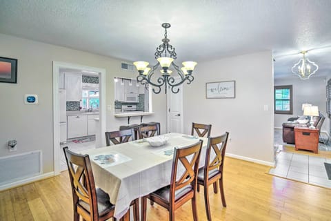 Dining Room | Dishware/Flatware Provided