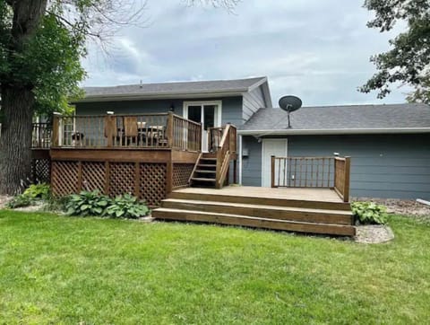 Large Double Deck in backyard