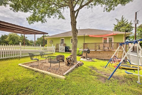 Brenham Vacation Rental | 3BR | 2BA | 1,700 Sq Ft | 5 Steps to Access