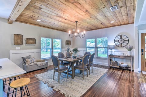 Waxahachie Vacation Rental | 3BR | 2BA | 1,920 Sq Ft | 1 Step Required