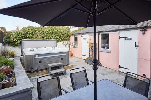 Seagull Cottage, Bridlington - Host & Stay