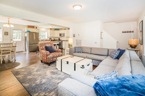 The kitchen is just some steps away. 