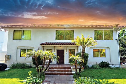Outdoor with private entrance