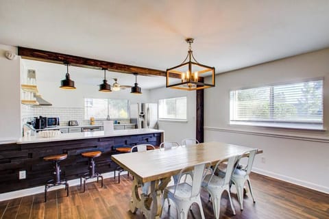 Stylish Kitchen & Dining