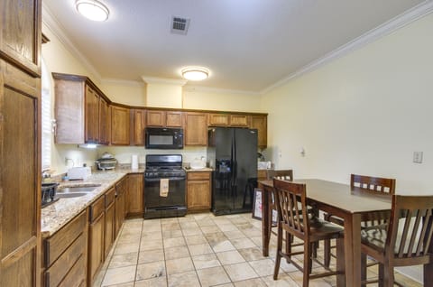 Kitchen | Cooking Basics | Dining Area