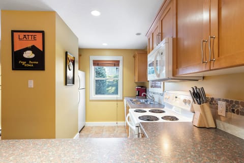 Fully equipped kitchen