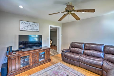 Saratoga Springs Vacation Rental | 4BR | 2BA | Step-Free Access | 1,619 Sq Ft