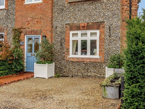 Parking | Hero Cottage, Holt