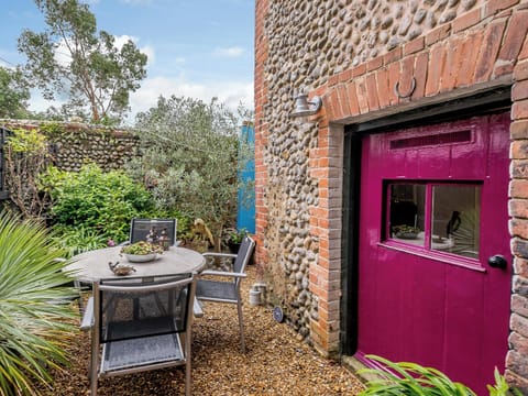 Patio | Hero Cottage, Holt