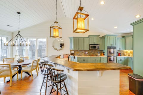 Kitchen | Cooking Basics | Coffee Maker | Main Floor