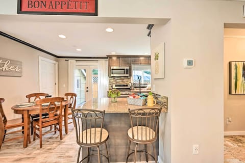 Dining Area | Central Air Conditioning