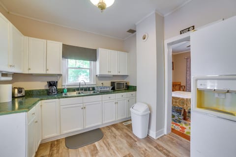 Kitchen | Main Level