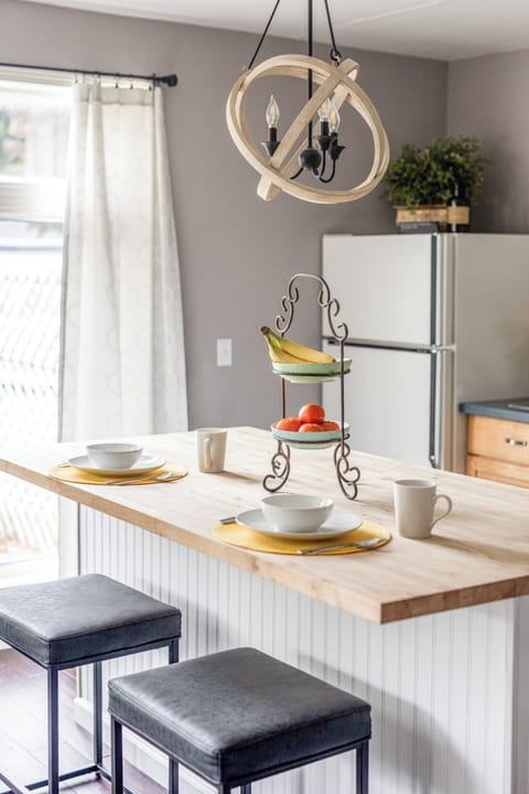 Kitchen plus eating area.