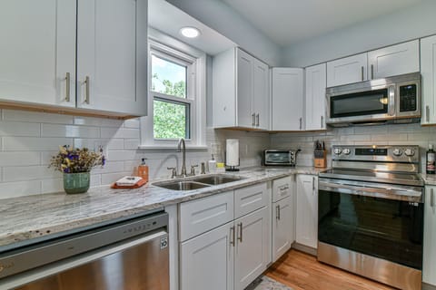 Brand New Kitchen 9/2022