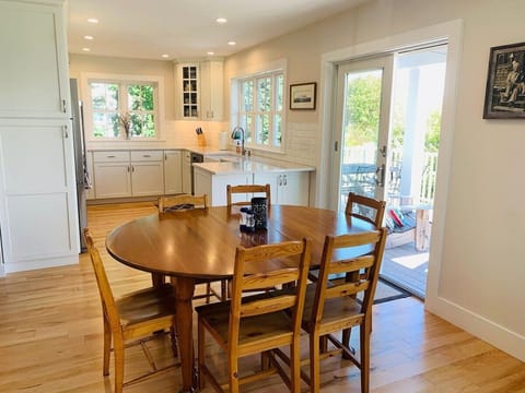 f4cb763b-55e5-4fb0-9610-01b10d33459a