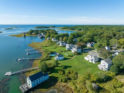 409da6ff-de27-4c35-9d58-1aa09e7e9ea1