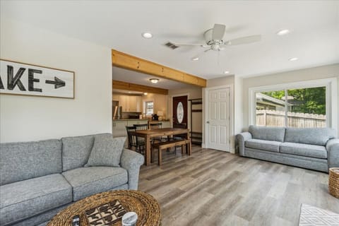 Lake Cottage on Lake Orion