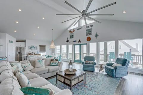 Large widows allow for incredible views of the gulf from any chair