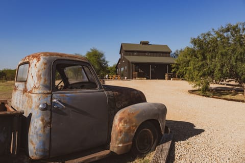 Driveway to hideaway located on 3 chicks ranch!