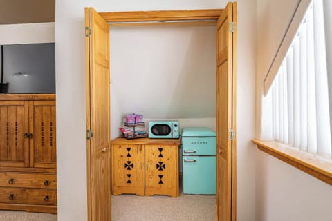 Keep you very own snack stash in this sweet kitchenette
