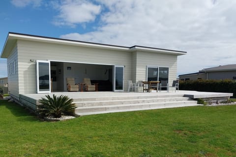 Front deck with sea view