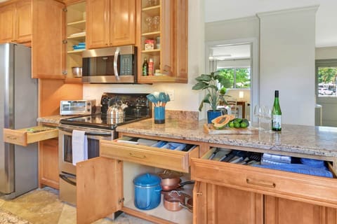 Equipped kitchen with everything you need