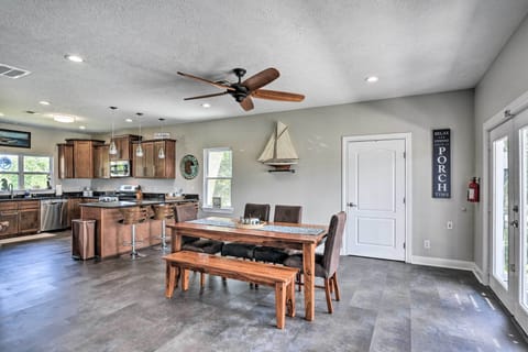 Dining Area | Dining Table | Dishware/Flatware