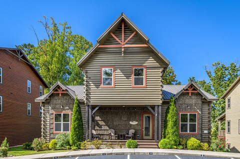 Welcome to The Mighty Crabapple Manor!