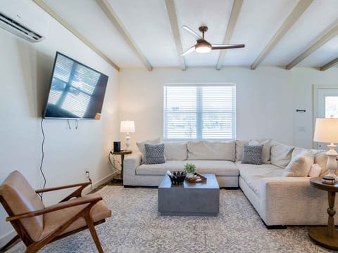 Welcome to La Casa Deluna - Living Room