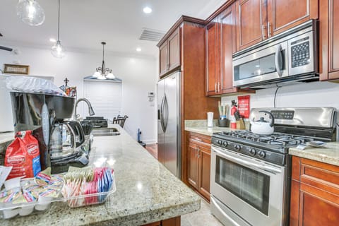 Kitchen | Equipped w/ Cooking Essentials