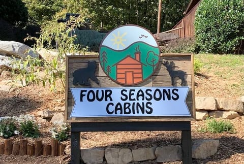 Four Seasons Cabins