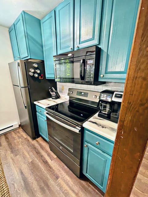 Fully equipped, modern kitchen.