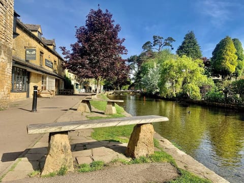 af508d40-701d-4da5-b1d1-eea624a2b2cb