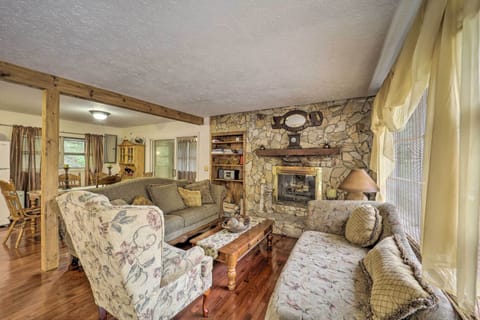 Elk Park Vacation Rental | 2BR | 2BA | 1,100 Sq Ft | Access Only By Stairs