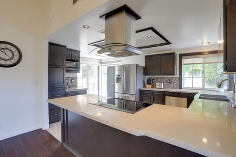 Full Kitchen | Electric Range | Dishwasher | Fridge | Microwave