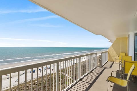 True direct oceanfront—balcony views that don’t play games.