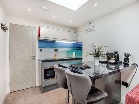 Kitchen area | Little Heron - River Annexe, Christchurch