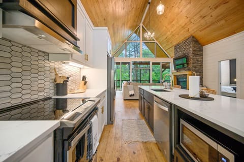 Prepare the best meal for the ones you love, with the fully stocked kitchen.