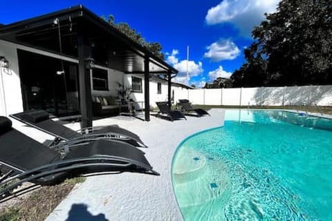 Beautiful Private Fully Fenced Back Yard w/ Big Swimming Pool!!