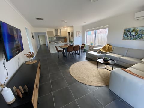 Kitchen /Living Area