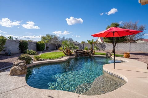 Welcome to your Sunny Oasis!