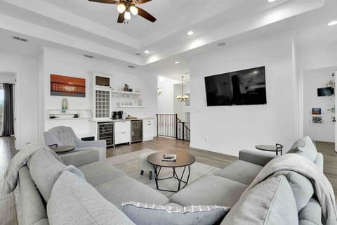 Upstairs living room 