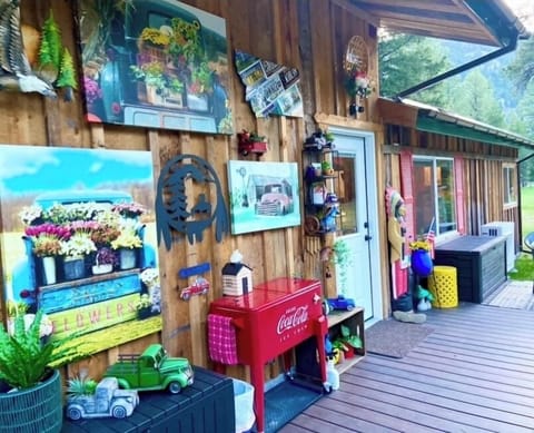 Old trucks rule!!! This cabin is like a chameleon… retro, boho, western, rustic…