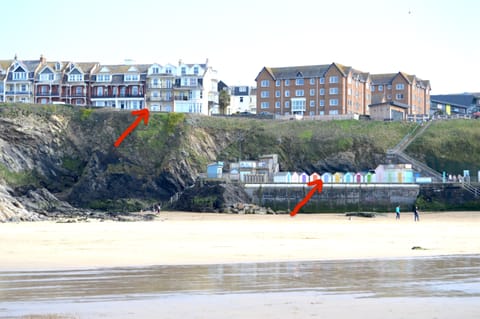 Photo showing location of Seaside(left arrow) and Beach Hut (right arrow) 