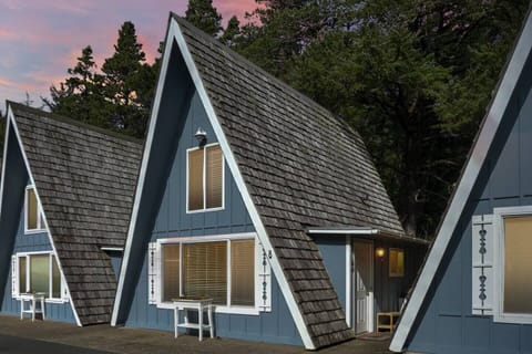 Entrance to #8, Mermaid's Rest