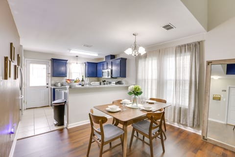 Dining Area | Dishware & Flatware Provided