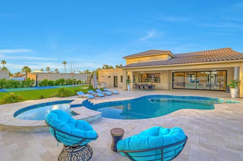 Pool & Spa Deck